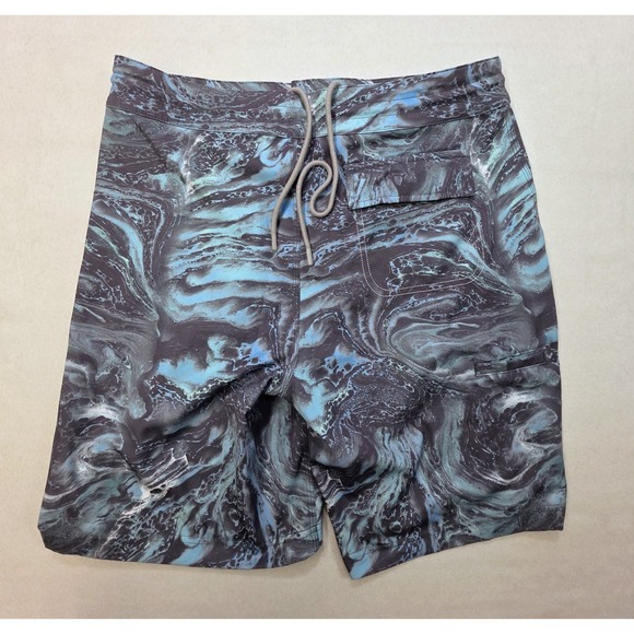 Huk Hybrid Shorts Men 32 LIMITED USE Performance Fishing Pockets Blue Water Camo - Picture 7 of 9